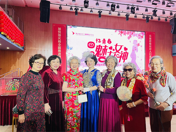 燕達女神，姣美若花朵，溫柔似流光