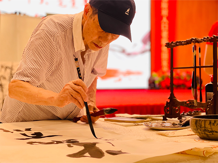 內練氣質，外練筋骨，一筆書法，強身健體